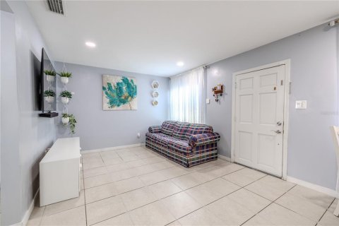 Casa en venta en Tampa, Florida, 3 dormitorios, 95.22 m2 № 1905460 - foto 5