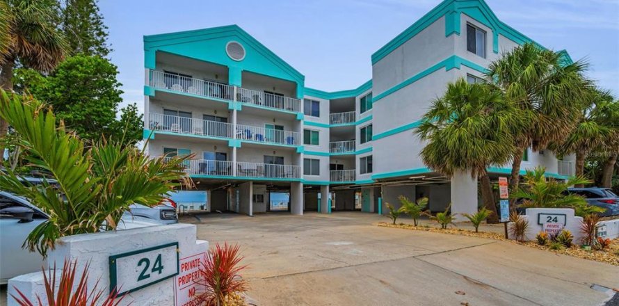 Condominio en Indian Rocks Beach, Florida, 2 dormitorios № 1773234