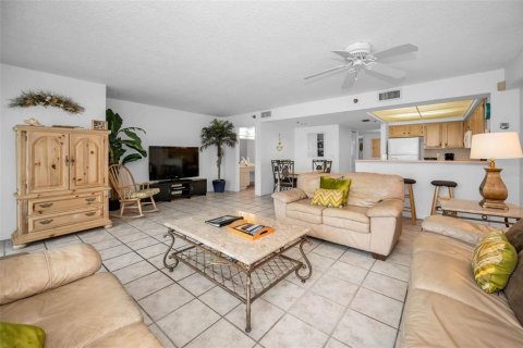 Condominio en venta en Indian Rocks Beach, Florida, 2 dormitorios, 128.21 m2 № 1773234 - foto 17
