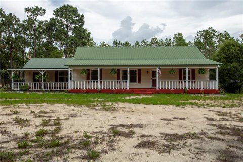 House in Hawthorne, Florida 3 bedrooms, 185.06 sq.m. № 2100710