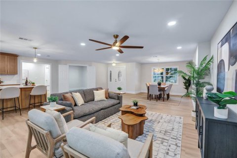 Villa ou maison à vendre à Lakeland, Floride: 4 chambres, 226.12 m2 № 2413948 - photo 12