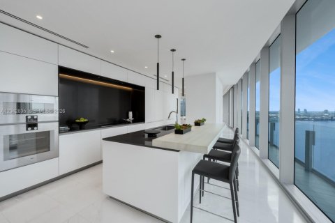 Condo in Miami, Florida, 5 bedrooms  № 2182014 - photo 10