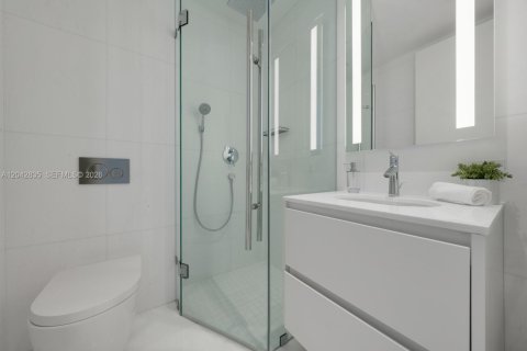 Condo in Miami, Florida, 5 bedrooms  № 2182014 - photo 29
