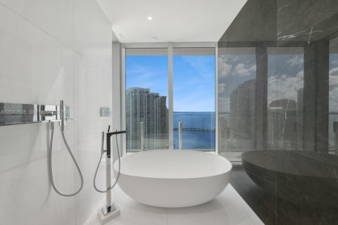 Condo in Miami, Florida, 5 bedrooms  № 2182014 - photo 19
