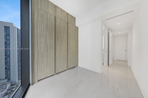 Condo in Miami, Florida, 5 bedrooms  № 2182014 - photo 23