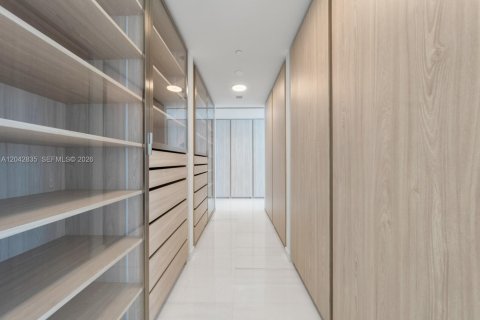 Condo in Miami, Florida, 5 bedrooms  № 2182014 - photo 17