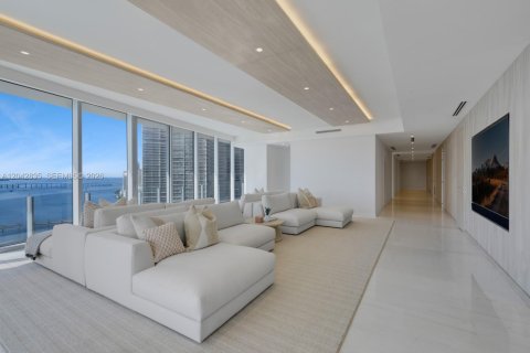 Condo in Miami, Florida, 5 bedrooms  № 2182014 - photo 8
