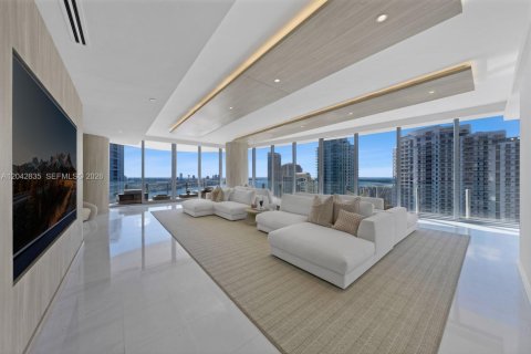 Condo in Miami, Florida, 5 bedrooms № 2182014