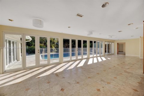 Casa en alquiler en Pinecrest, Florida, 4 dormitorios, 287.63 m2 № 2023695 - foto 9