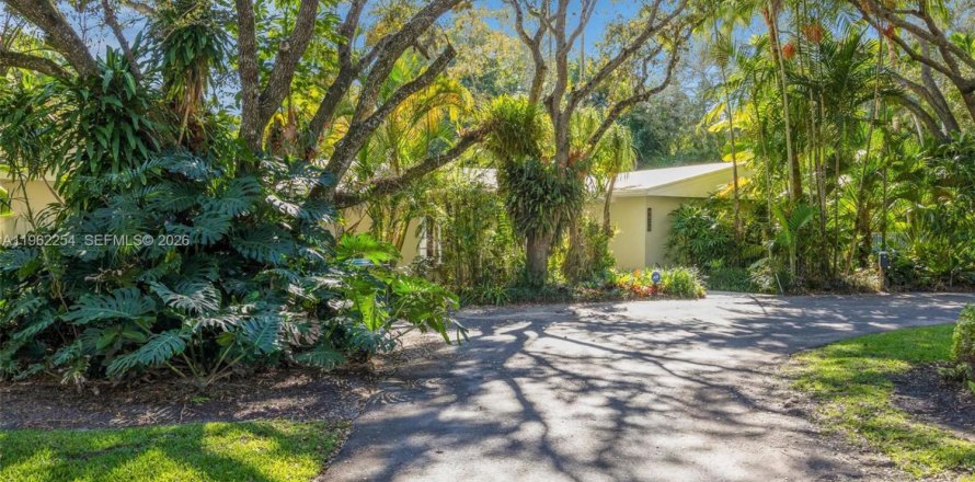 Casa en Pinecrest, Florida 4 dormitorios, 287.63 m2 № 2023695