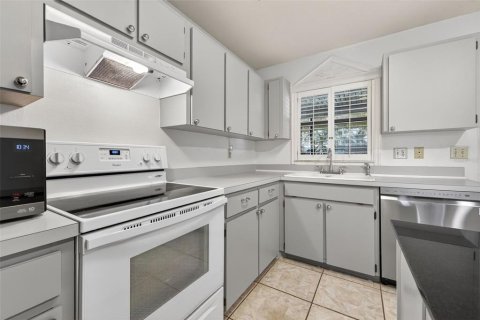 House in Saint Petersburg, Florida 2 bedrooms, 94.57 sq.m. № 2196999 - photo 9