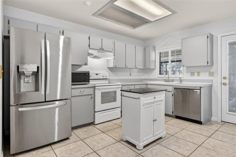 House in Saint Petersburg, Florida 2 bedrooms, 94.57 sq.m. № 2196999 - photo 7