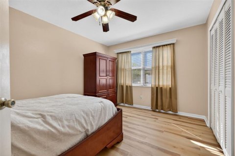 House in Saint Petersburg, Florida 2 bedrooms, 94.57 sq.m. № 2196999 - photo 16