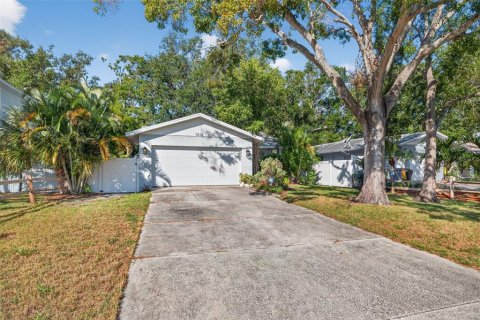 House in Saint Petersburg, Florida 2 bedrooms, 94.57 sq.m. № 2196999 - photo 30