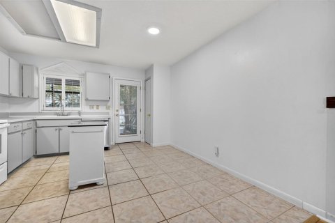House in Saint Petersburg, Florida 2 bedrooms, 94.57 sq.m. № 2196999 - photo 8