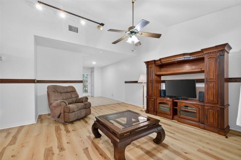 House in Saint Petersburg, Florida 2 bedrooms, 94.57 sq.m. № 2196999 - photo 6