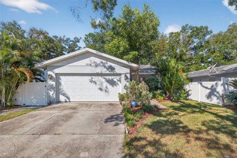 House in Saint Petersburg, Florida 2 bedrooms, 94.57 sq.m. № 2196999 - photo 2