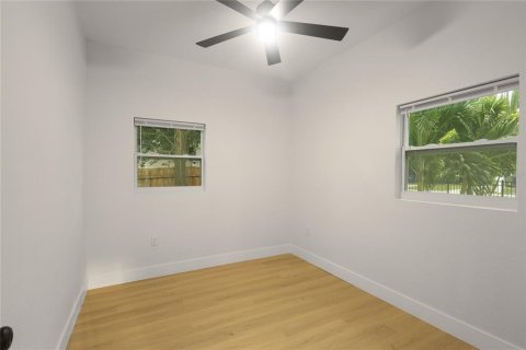 Villa ou maison à louer à Tampa, Floride: 3 chambres, 124.49 m2 № 2405491 - photo 14