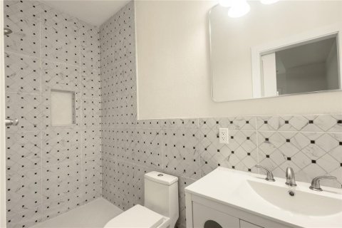 Villa ou maison à louer à Tampa, Floride: 3 chambres, 124.49 m2 № 2405491 - photo 9