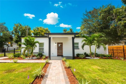 Villa ou maison à Tampa, Floride 3 chambres, 124.49 m2 № 2405491