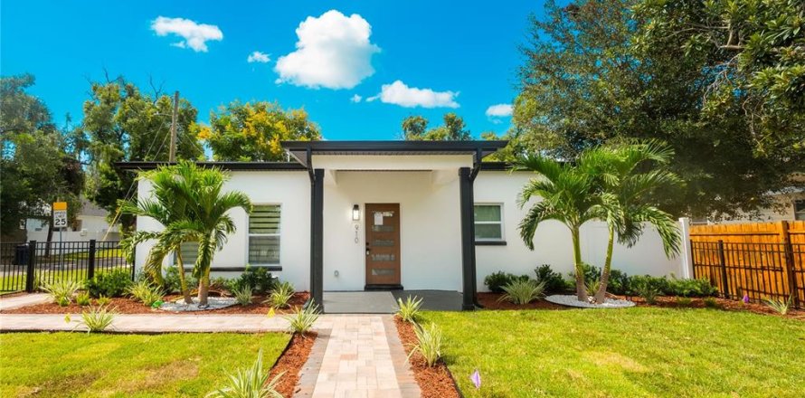 Villa ou maison à Tampa, Floride 3 chambres, 124.49 m2 № 2405491