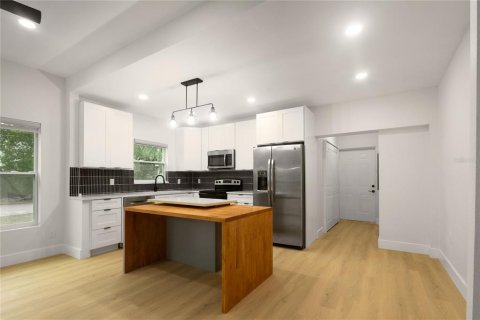 Villa ou maison à louer à Tampa, Floride: 3 chambres, 124.49 m2 № 2405491 - photo 5