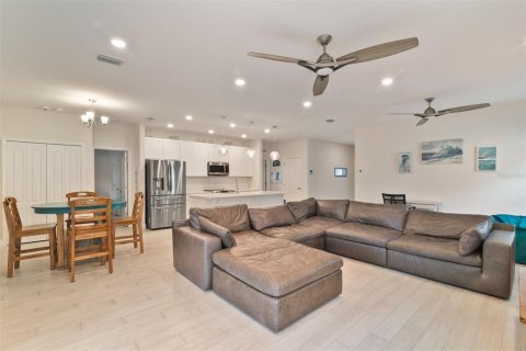 Casa en venta en Newberry, Florida, 3 dormitorios, 184.88 m2 № 1746660 - foto 7