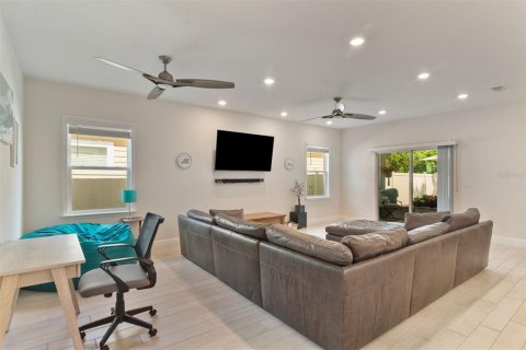 Casa en venta en Newberry, Florida, 3 dormitorios, 184.88 m2 № 1746660 - foto 8