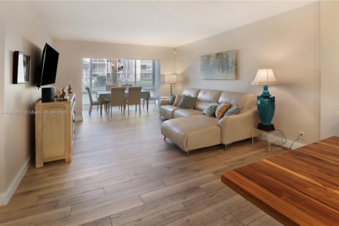 Copropriété à louer à Boca Raton, Floride: 2 chambres, 92.9 m2 № 1856843 - photo 6