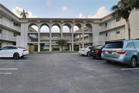 Copropriété à louer à Boca Raton, Floride: 2 chambres, 92.9 m2 № 1856843 - photo 4