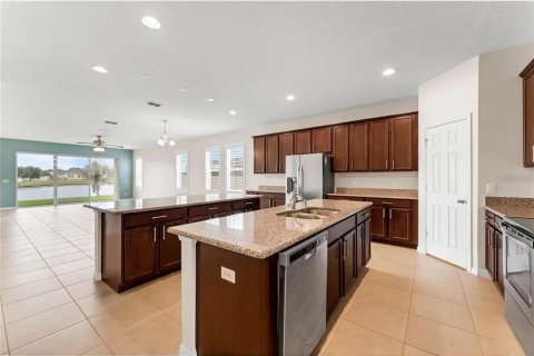 Casa en alquiler en Orlando, Florida, 4 dormitorios, 207.73 m2 № 2097891 - foto 3