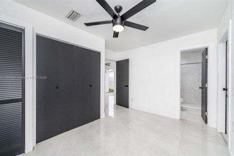 Propiedad comercial en venta en Miami, Florida, 149.85 m2 № 1897880 - foto 27
