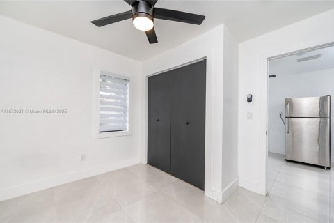 Propiedad comercial en venta en Miami, Florida, 149.85 m2 № 1897880 - foto 25