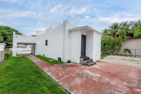 Propiedad comercial en venta en Miami, Florida, 149.85 m2 № 1897880 - foto 14