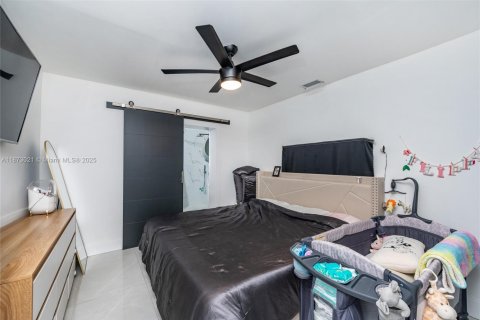 Propiedad comercial en venta en Miami, Florida, 149.85 m2 № 1897880 - foto 5