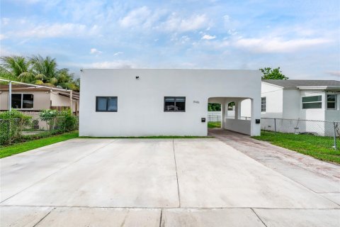 Propiedad comercial en venta en Miami, Florida, 149.85 m2 № 1897880 - foto 1