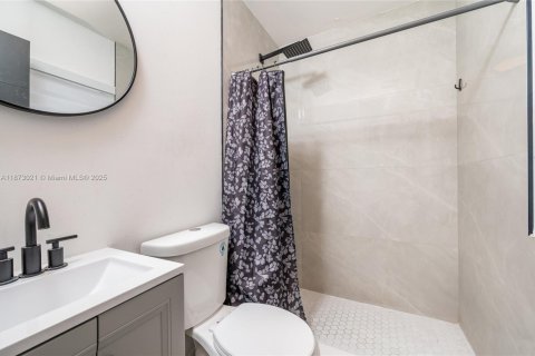 Propiedad comercial en venta en Miami, Florida, 149.85 m2 № 1897880 - foto 29