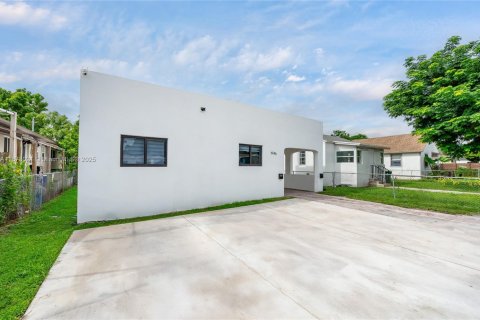 Propiedad comercial en venta en Miami, Florida, 149.85 m2 № 1897880 - foto 3