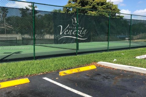 Купить кондоминиум в Санрайз, Флорида 2 спальни, 91.6м2, № 2015281 - фото 5