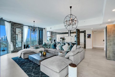 Copropriété à vendre à North Miami Beach, Floride: 4 chambres, 375.88 m2 № 2158506 - photo 13