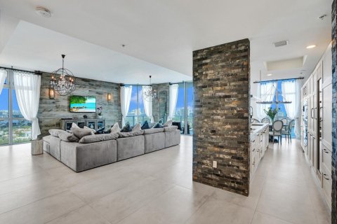 Copropriété à vendre à North Miami Beach, Floride: 4 chambres, 375.88 m2 № 2158506 - photo 7