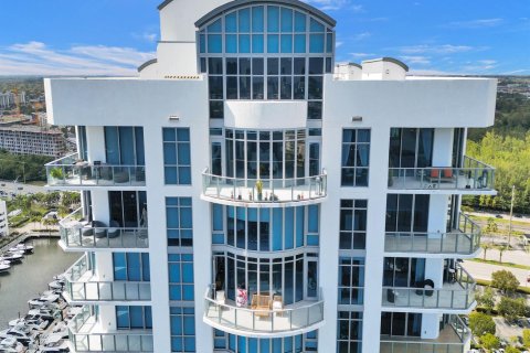 Copropriété à vendre à North Miami Beach, Floride: 4 chambres, 375.88 m2 № 2158506 - photo 1