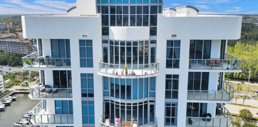 Condo à North Miami Beach, Floride, 4 chambres  № 2158506