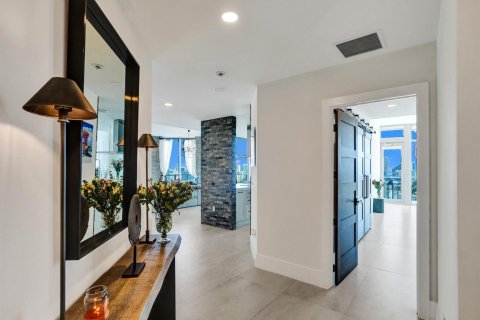 Copropriété à vendre à North Miami Beach, Floride: 4 chambres, 375.88 m2 № 2158506 - photo 3