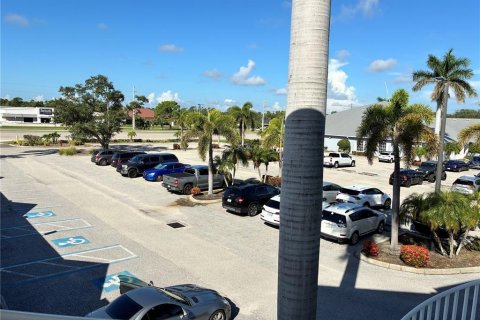 Propiedad comercial en alquiler en Port Charlotte, Florida № 1027533 - foto 10