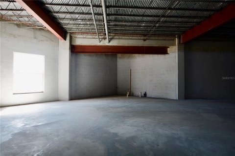 Propiedad comercial en alquiler en Port Charlotte, Florida № 1027533 - foto 8