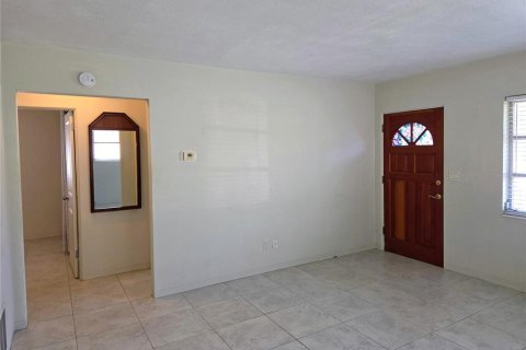 Casa en alquiler en Saint Petersburg, Florida, 2 dormitorios, 70.23 m2 № 2099939 - foto 4