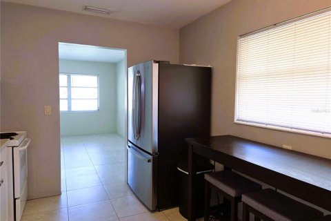 Casa en alquiler en Saint Petersburg, Florida, 2 dormitorios, 70.23 m2 № 2099939 - foto 8