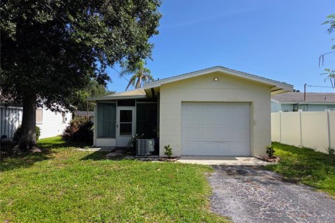Casa en alquiler en Saint Petersburg, Florida, 2 dormitorios, 70.23 m2 № 2099939 - foto 26