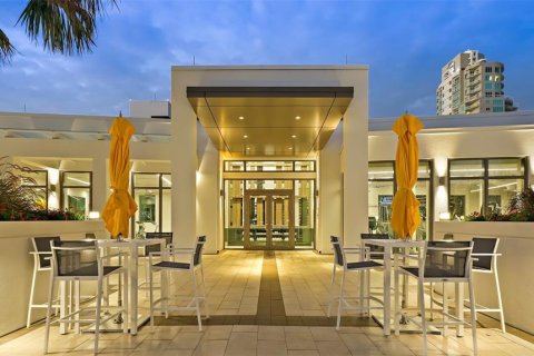 Condominio en alquiler en Saint Petersburg, Florida, 2 dormitorios, 175.96 m2 № 1911749 - foto 3